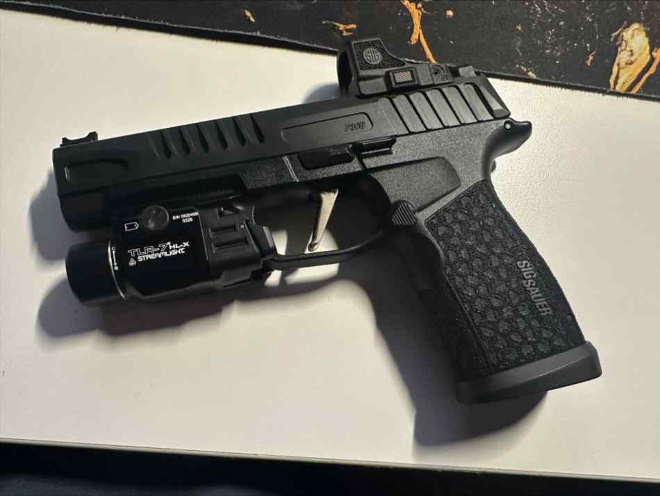 Sig P365  Fuse with extras