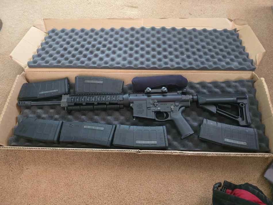 S&amp;W 16" M&amp;P10  .308 w/ ACOG 3.5x35