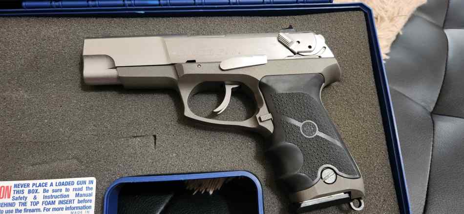 Ruger p90