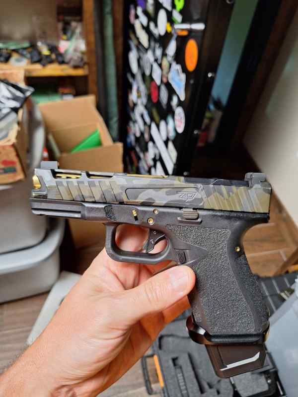 Custom glock 19