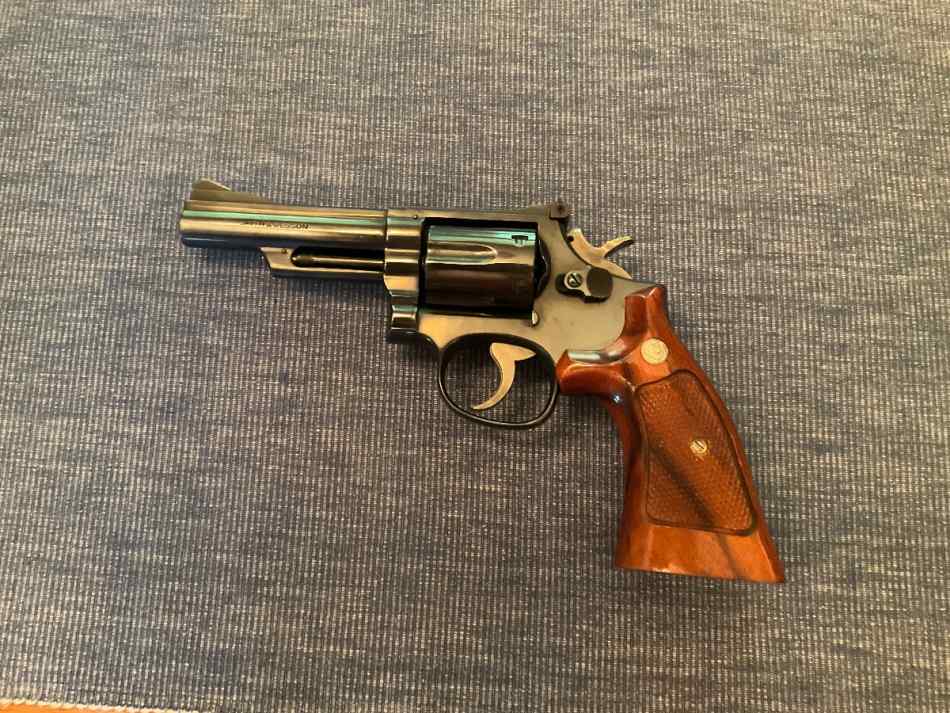 S&amp;W 19-4